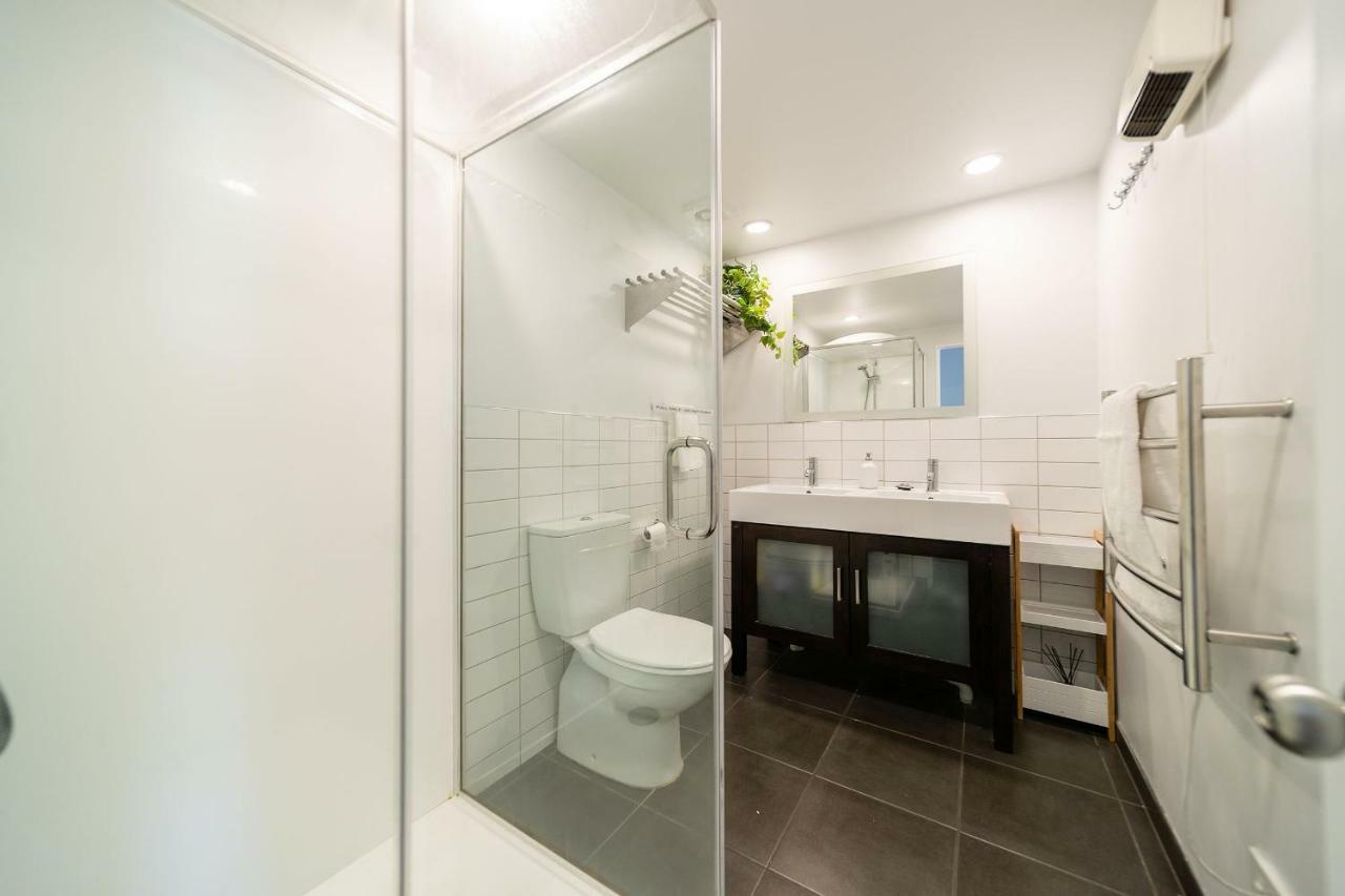 Central, Modern Loft Style Home - 2 Min Walk From Town Queenstown Buitenkant foto